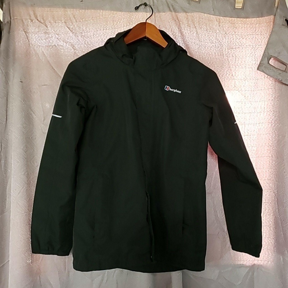 Berghaus Jacket Youth 11-12 Years Black Hooded Full Zip AQ2 Waterproof Rain Coat